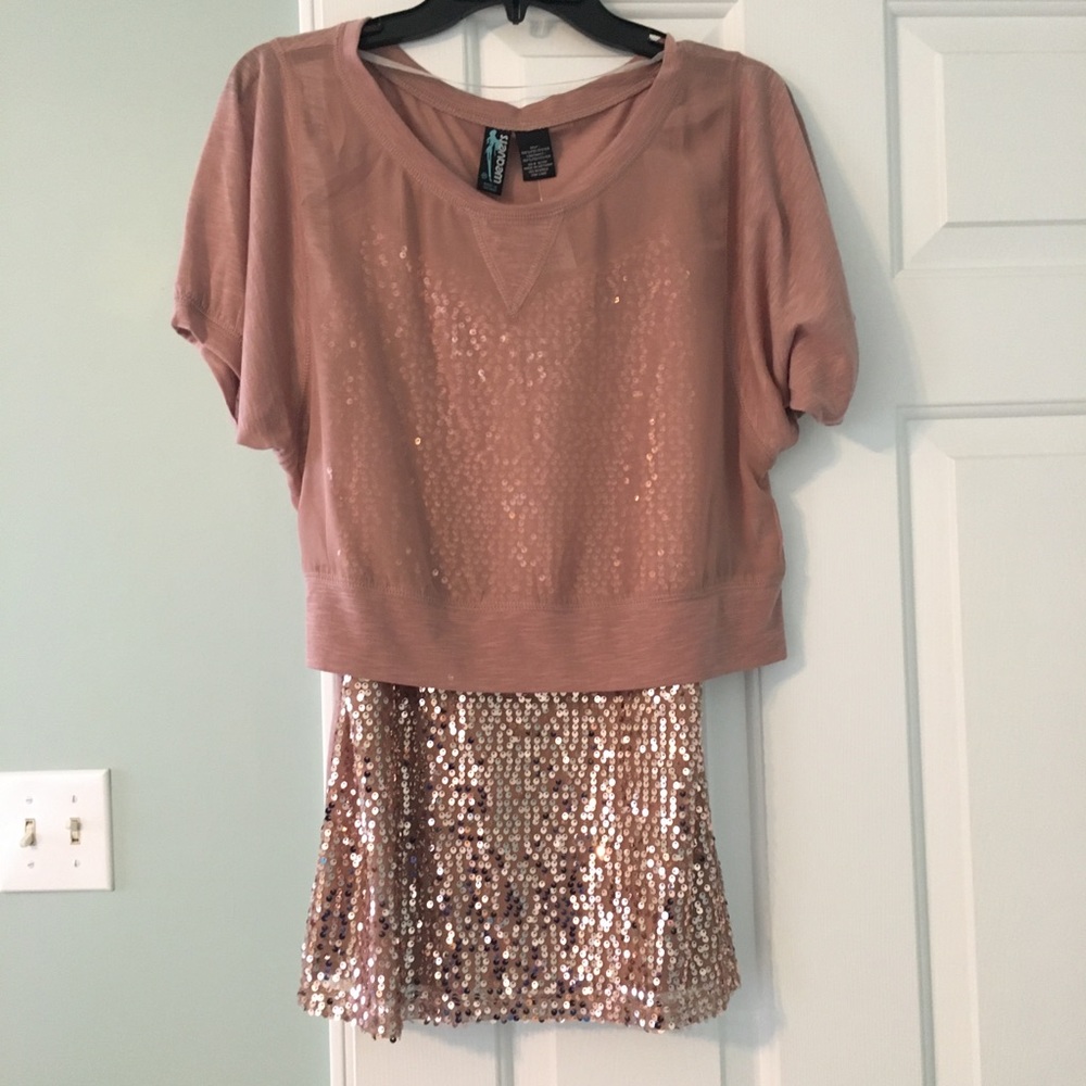 Pretty sequined cami with sheer crop top 15”waist